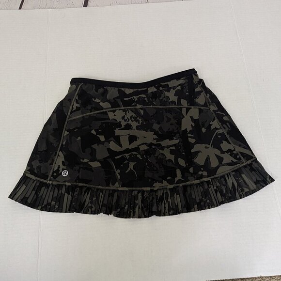 Lululemon City Sky Run By Skirt Pop Cut Fatigue Camo sz 2 Green Black - Picture 3 of 6
